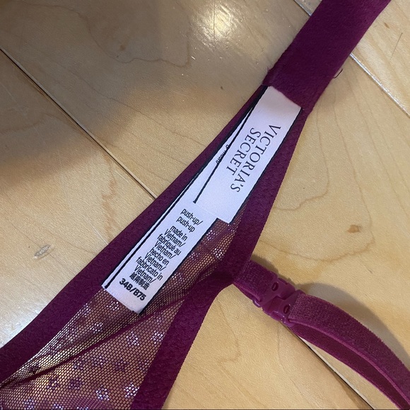Victoria’s Secret Bra - Picture 3 of 3